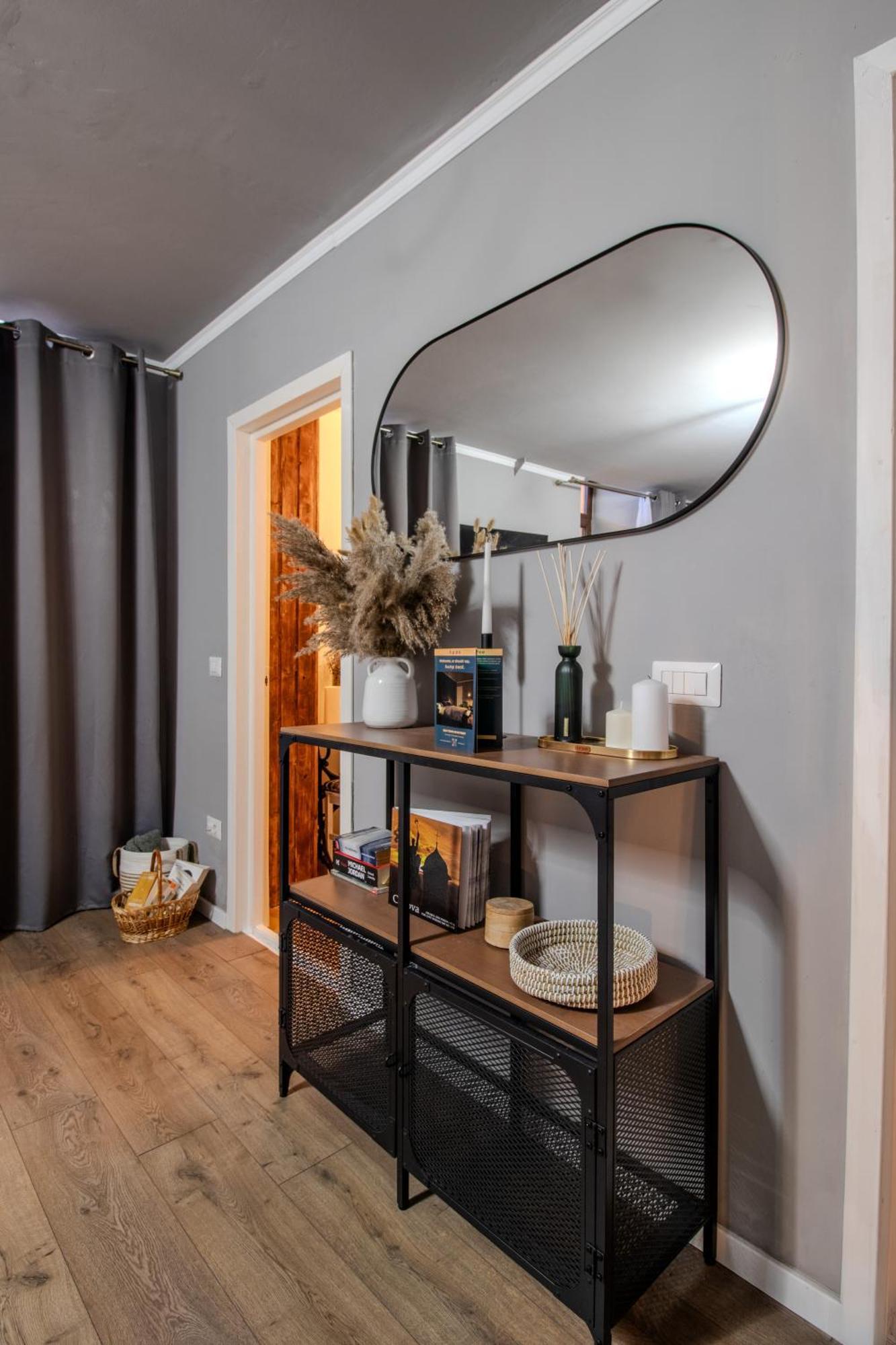 Old Town Apartment Craiova Luaran gambar